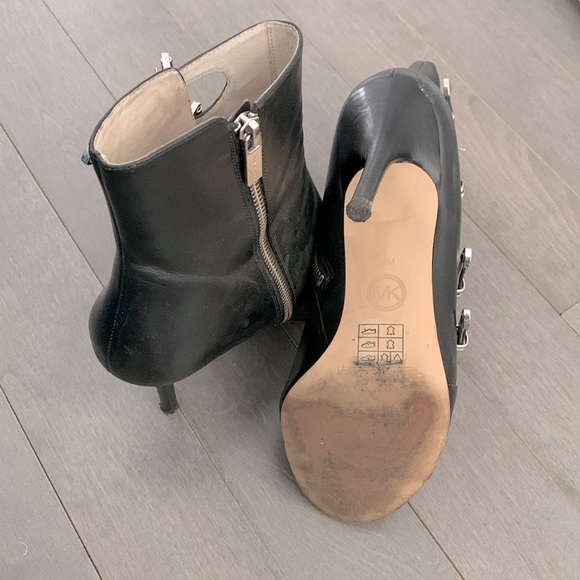 Michael Kors booties - Picture 2 of 4